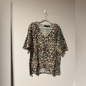 New York & Company Black and Tan Leopard Print V-Neck Linen Top Large